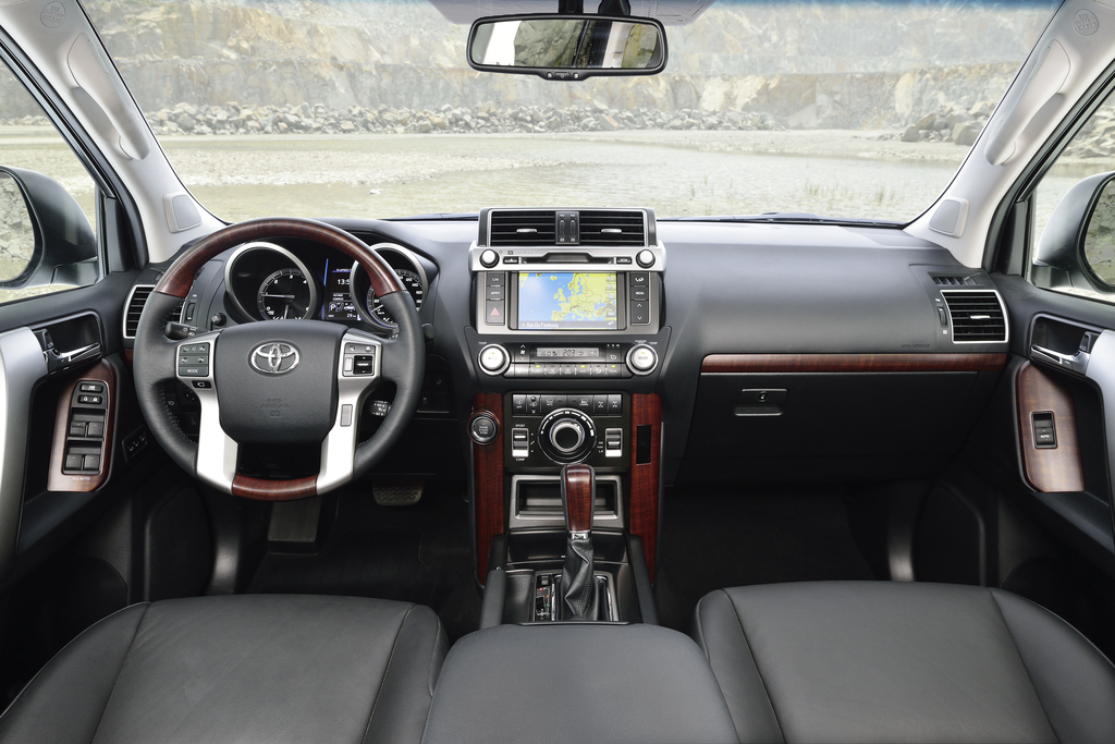 ppe DHB online 20140205 Toyota Land Cruiser 2